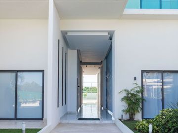 Departamento de Lujo de 2 Recámaras en Venta | Alta Plusvalía en Nuevo Centro Urbano, Playa del Carmen.