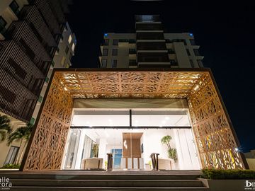 Departamento de Lujo de 2 Recámaras en Venta | Alta Plusvalía en Nuevo Centro Urbano, Playa del Carmen.