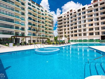 Departamento de Lujo de 2 Recámaras en Venta | Alta Plusvalía en Nuevo Centro Urbano, Playa del Carmen.