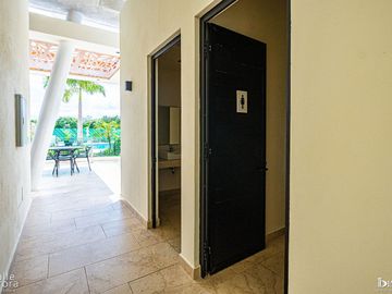 Departamento de Lujo de 2 Recámaras en Venta | Alta Plusvalía en Nuevo Centro Urbano, Playa del Carmen.