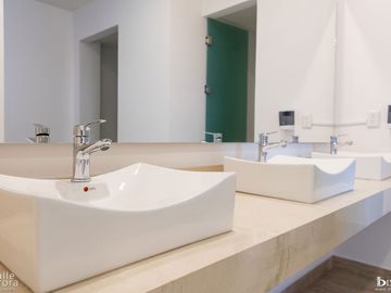 Departamento de Lujo de 2 Recámaras en Venta | Alta Plusvalía en Nuevo Centro Urbano, Playa del Carmen.