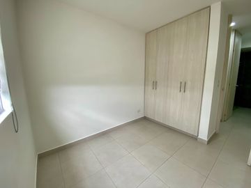 SE VENDE APARTAMENTO CON EXCELENTE VISTA CERCA A LA VILLA OLIMPICA