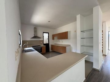 Casa en VENTA en Fracc. Tejeda | Amplio Terreno de 400 m², Jardín, Terraza y Excelente Ubicación