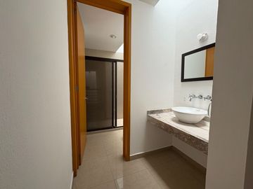 Casa en VENTA en Fracc. Tejeda | Amplio Terreno de 400 m², Jardín, Terraza y Excelente Ubicación