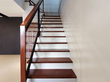 3Storey Four Car Garage Brandnew Modern House and Lot for Sale in Pasig-MD