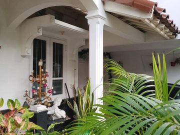 Dijual Cepat  Rumah strategis Di Pesona Khayangan Depok