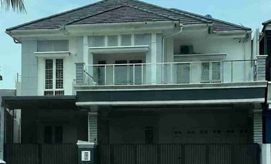 Di jual  Rumah Mewah, Nyaman, siap huni, Kota Wisata, kab. Bogor.