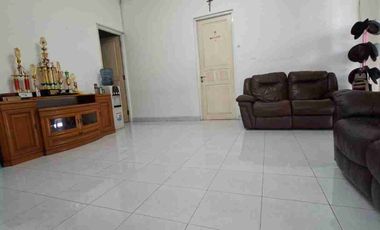 Di jual  Rumah Mewah, Nyaman, siap huni, Kota Wisata, kab. Bogor.