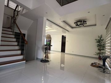 4 Bedrooms Single Detached House and Lot for Sale in Greenheights Village Paranaque - JB