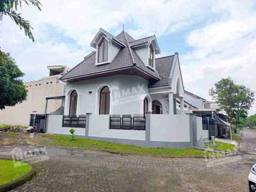 Rumah Baru  Greenwood Golf  Araya 3 Kamar tidur Ada Balkon dekat Djati Lounge dan BINUS