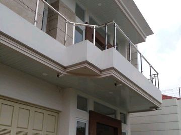RON.A2443 RUMAH DHARMAHUSADA INDAH BARAT SURABAYA KAWASAN PREMIUM