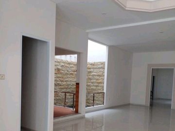 RON.A2443 RUMAH DHARMAHUSADA INDAH BARAT SURABAYA KAWASAN PREMIUM