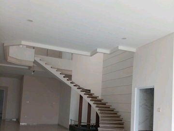 RON.A2443 RUMAH DHARMAHUSADA INDAH BARAT SURABAYA KAWASAN PREMIUM