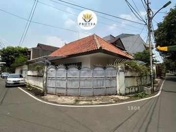 Rumah Tua di Jakarta Cocok untuk Renovasi atau Bangun Baru