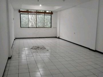 RON.A2934 RUKO 3 LANTAI MANYAR SURABAYA SIAP PAKAI UNTUK USAHA MURAH