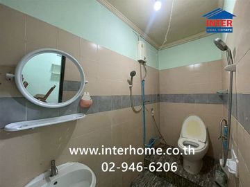 Two-story townhome, 16 sq.wa., Fa Rangsit Village, Khlong 4, near HomePro Market Village Rangsit, Soi Fa Soi 10, Kanchanaphisek Road, Thanyaburi, Path