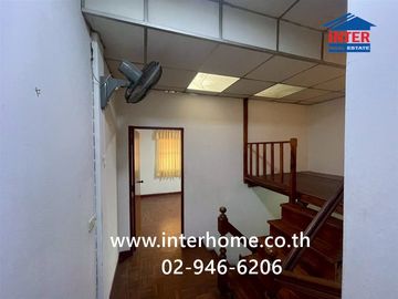 Two-story townhome, 16 sq.wa., Fa Rangsit Village, Khlong 4, near HomePro Market Village Rangsit, Soi Fa Soi 10, Kanchanaphisek Road, Thanyaburi, Path
