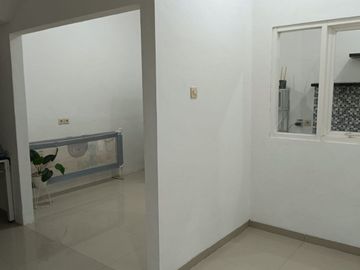Rumah 2 lantai Strategis di dekat Taman Dayu View Gunung Arjuna OTB