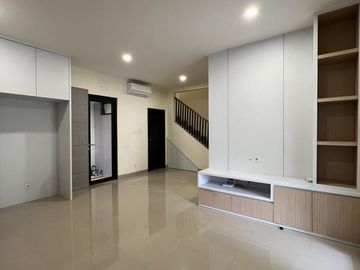 Rumah Lebar 7 Cluster Baroni, Symphonia Summarecon Gading Serpong