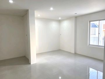 Rumah Cantik Siap Huni di Villa Melati Mas Serpong Tangsel