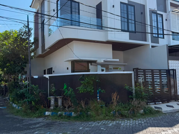 Rumah Hook baru gress, Rungkut Mapan Tengah, hanya 3 Menit dari Raya MERR