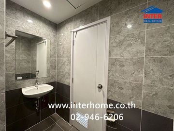 Two-story townhome, 20.1 sq.wah, M-Life Village, Lam Luk Ka-Khlong 4, near Isuzu Siam City Lam Luk Ka Co., Ltd., AC Market, Soi Lam Luk Ka 53, Lam Luk