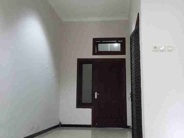 Dijual Rumah Mulyosari Prima 2 Lantai 
Luas Tanah : 120 m² (6x20)