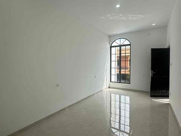 DIJUAL RUMAH 2 LANTAI BEVERLY GREEN KONDISI SUDAH RENOVASI