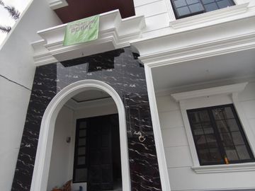 Rumah SIAP HUNI 200 M UIN Ciputat cirendeu