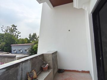 Rumah SIAP HUNI 200 M UIN Ciputat cirendeu