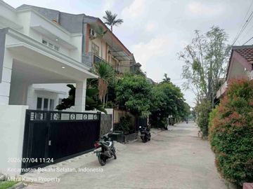 Rumah Baru 2lantai 4Kamar Tidur diGalaxy Bekasi Selatan