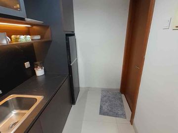 OFFICE PREMIUM FULL FURNISHED DI NEO SOHO PANCORAN – STRATA TITLE | 94 m² | HANYA Rp3,5 M NEGO!