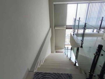 OFFICE PREMIUM FULL FURNISHED DI NEO SOHO PANCORAN – STRATA TITLE | 94 m² | HANYA Rp3,5 M NEGO!