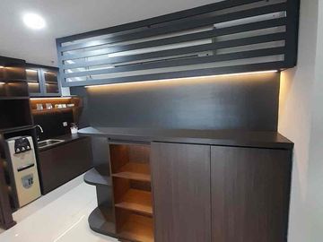 OFFICE PREMIUM FULL FURNISHED DI NEO SOHO PANCORAN – STRATA TITLE | 94 m² | HANYA Rp3,5 M NEGO!