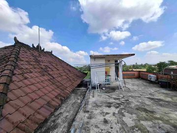 dijual bangunan 3 lantai dengan view gunung dan sawah siap di pergunan untuk usaha