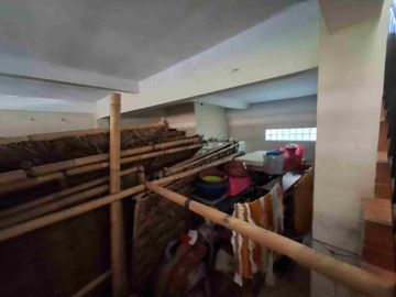 dijual bangunan 3 lantai dengan view gunung dan sawah siap di pergunan untuk usaha