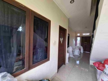 dijual bangunan 3 lantai dengan view gunung dan sawah siap di pergunan untuk usaha