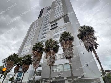 Departamento de 2 habitaciones en el piso 15 en venta, residencial Nidum, edificio con amenidades como alberca, gimnasio, roof top, a 5 minutos de Tec de Monterrey, Ibero y Angelópolis.