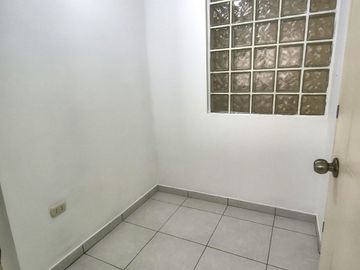 SURCO VENTA AMPLIO DEPARTAMENTO 126 M2  3 DORMITORIOS URB. CHAMA