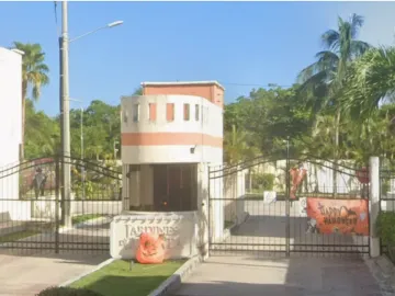 CASA ADJUDICADA SIN POSESIÓN EN FRACC. JARDINES DE LA COSTA, CANCÚN, QUINTANA ROO
