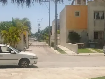 CASA ADJUDICADA SIN POSESIÓN EN FRACC. JARDINES DE LA COSTA, CANCÚN, QUINTANA ROO