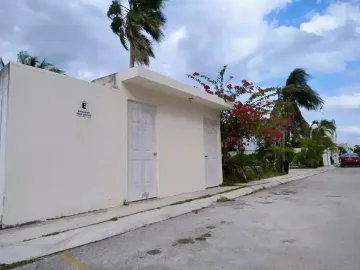 CASA ADJUDICADA SIN POSESIÓN EN FRACC. JARDINES DE LA COSTA, CANCÚN, QUINTANA ROO