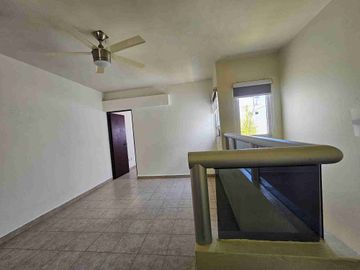 RENTA DE CASA EN CANCÚN ISLA AZUL zona GUAYACAN en privada