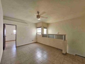 RENTA DE CASA EN CANCÚN ISLA AZUL zona GUAYACAN en privada