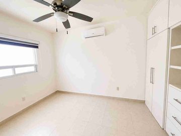 RENTA DE CASA EN CANCÚN ISLA AZUL zona GUAYACAN en privada