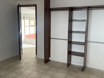 RENTO CASA CERCA DE ESTACION DE TREN INTRURBANO, A 2 MINUTOS DE CU TOLUCA