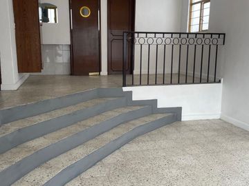 RENTO CASA CERCA DE ESTACION DE TREN INTRURBANO, A 2 MINUTOS DE CU TOLUCA