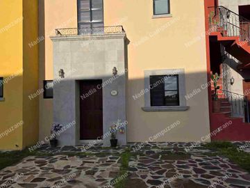 casa en renta amueblada en fraccionamiento zirandaro, san miguel de allende