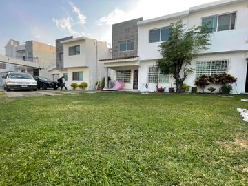 SUPER OPORTUNIDAD DE INVERSIÓN EN CUERNA CASA SEMINUEVA EN VENTA