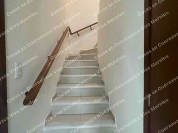 SUPER OPORTUNIDAD DE INVERSIÓN EN CUERNA CASA SEMINUEVA EN VENTA